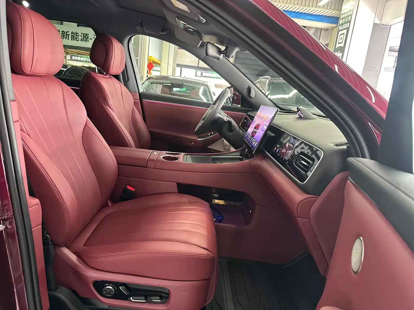 AITO Wenjie AITO M7 2026 Extended Range Ultra AWD 5-Seater фото 12