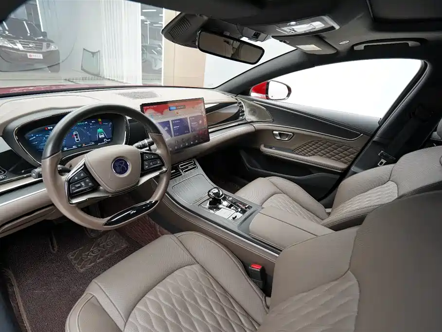 BYD Han 2022 DM-i 121KM Premium фото 3
