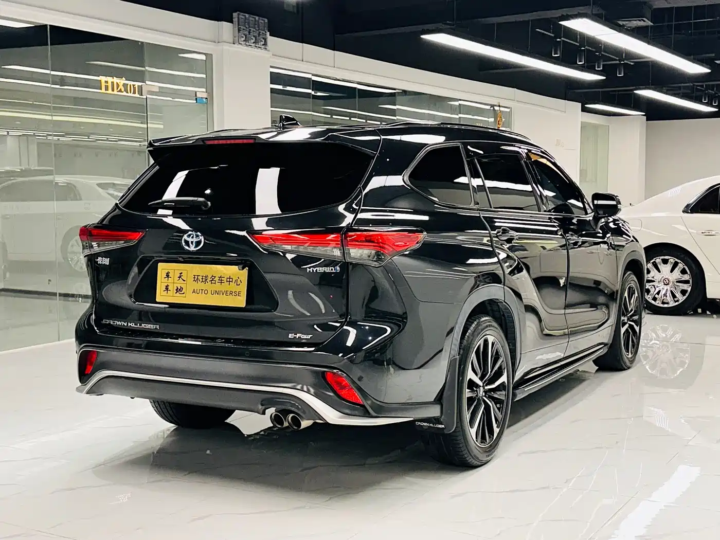 Toyota Crown Kluger 2021 2.5L HEV 4WD Premium фото 10