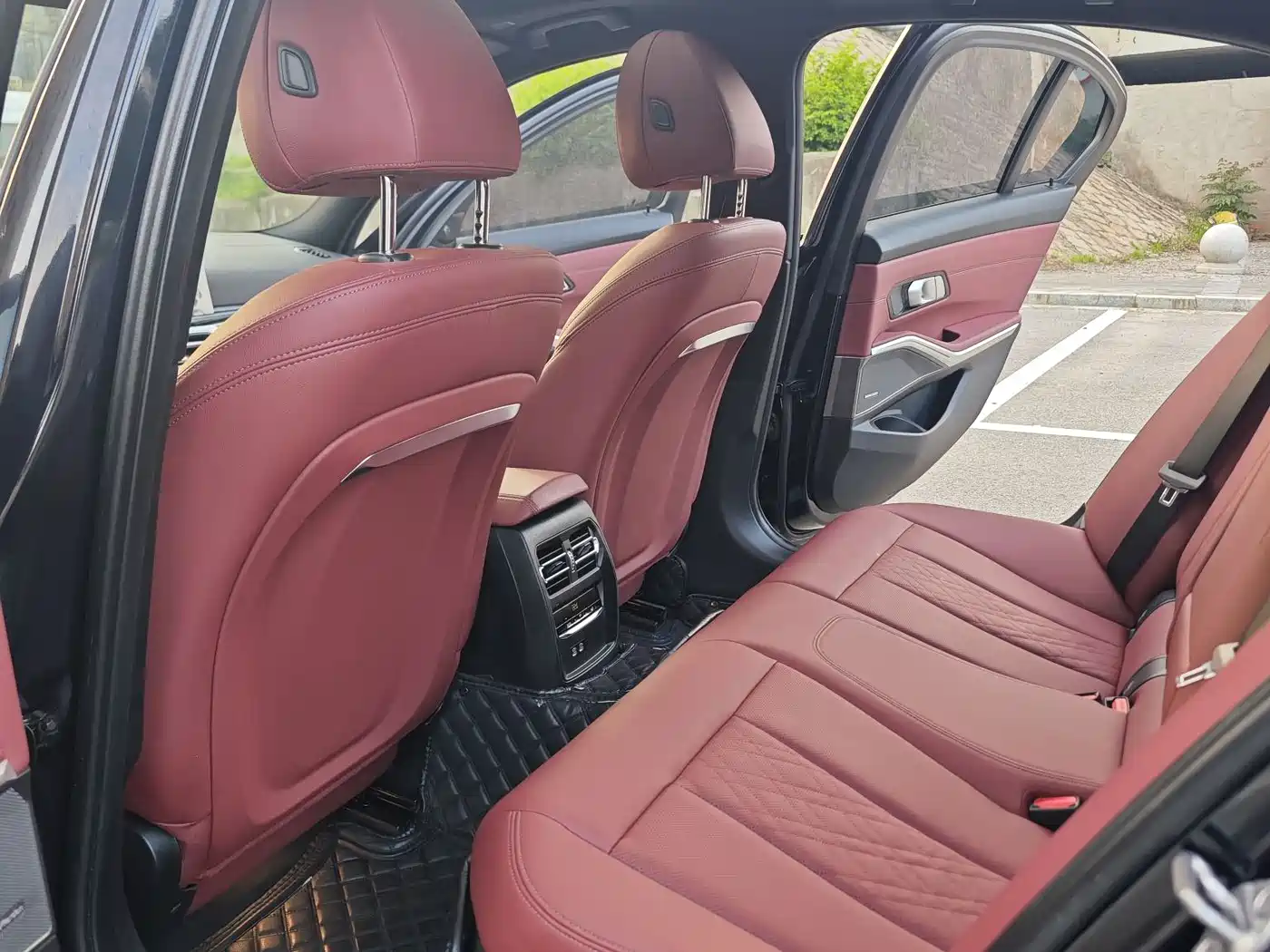 BMW 3 Series 2023 325i M Sport Black Night Package фото 9
