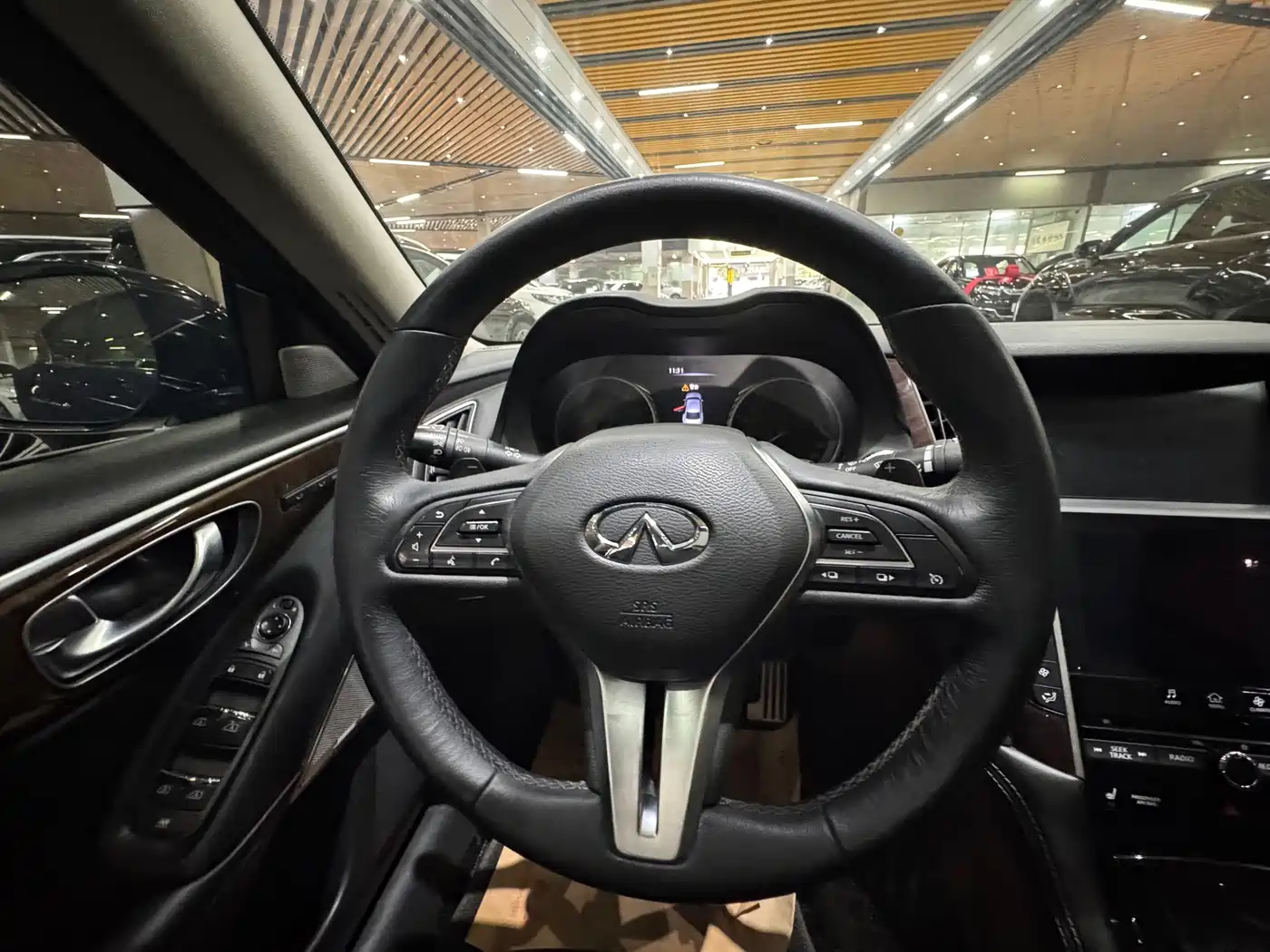 Фото 29 - Infiniti Q50L