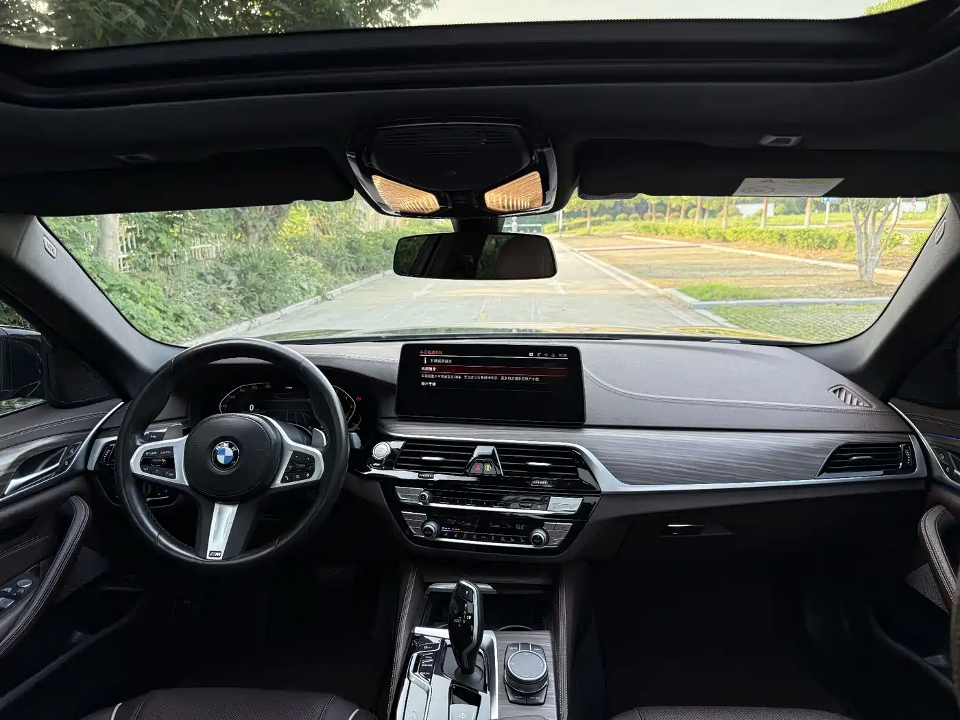 BMW 5 Series 2022 530Li Leading M Sport Package фото 5