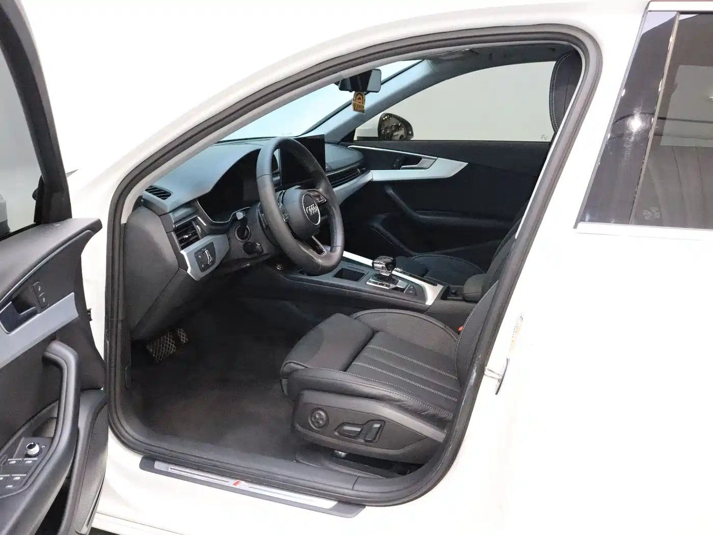 Audi A4L 2020 40 TFSI Fashion Dynamic Edition фото 6