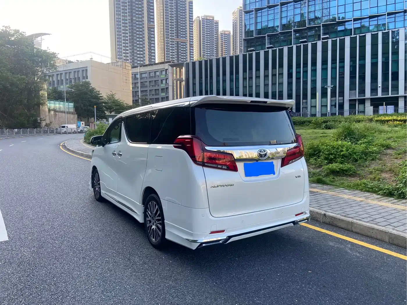 Toyota Alphard 2015 3.5L Luxury Edition фото 5