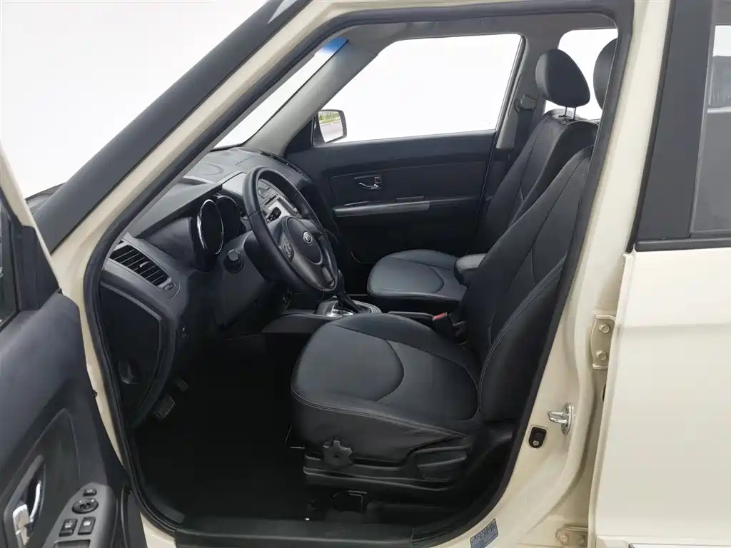 Kia Soul 2013 1.6L AT Premium фото 10