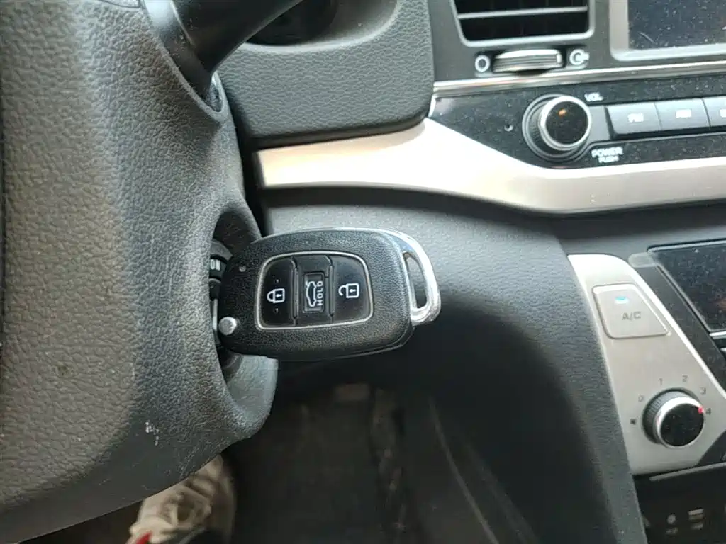 Hyundai Elantra 2016 Model 1.6L Automatic Smart Elite фото 9