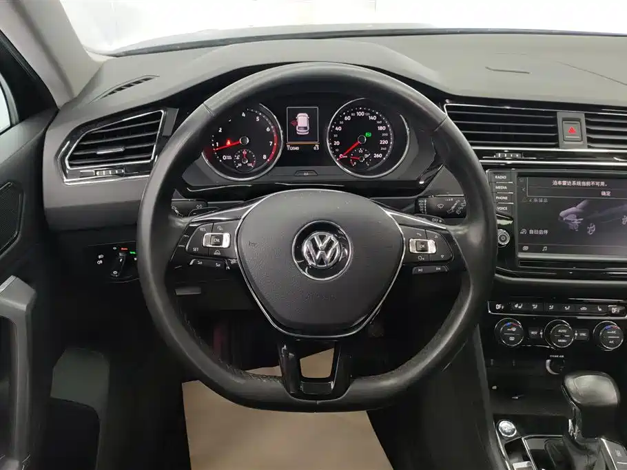 Volkswagen Tiguan L 2018 330TSI Automatic 2WD Luxury Edition фото 15