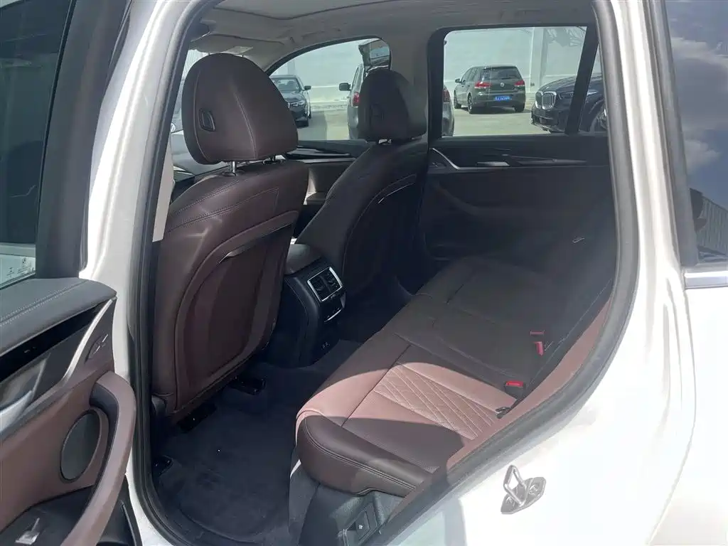 BMW iX3 2022 Leading Edition фото 22