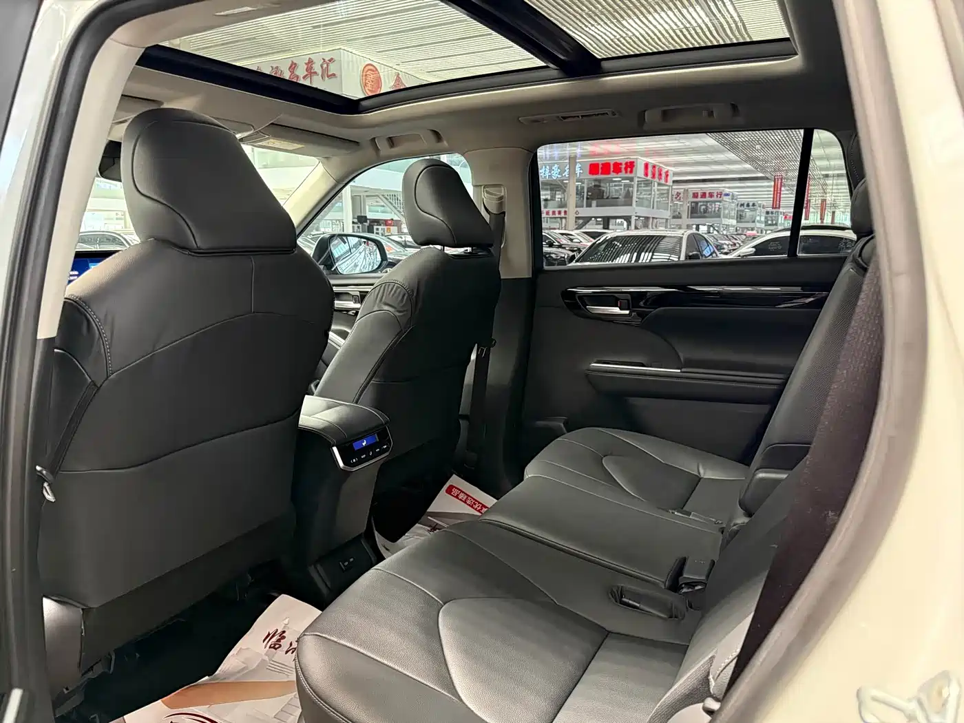 Toyota Highlander 2024 2.5L Smart Hybrid 4WD Premium 7-seater фото 5