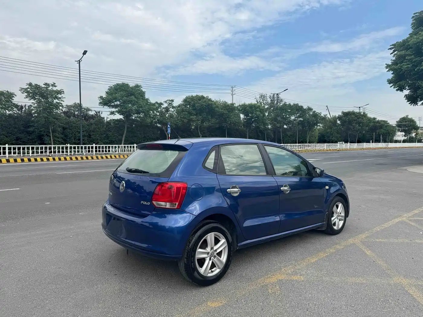 Volkswagen Polo 2011 1.4L Automatic Style Edition фото 5