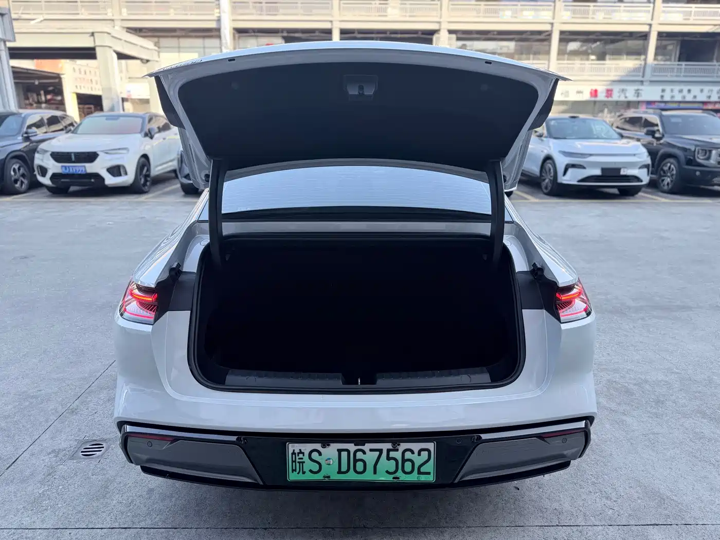 Geely Galaxy Galaxy E8 2024 2024 550km RWD PRO
