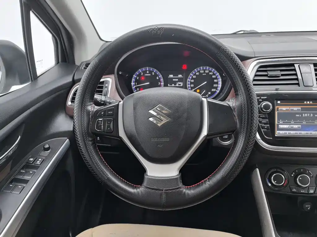 Suzuki Xiaotu 2019 2017 1.6L Manual 2WD Urban Fashion