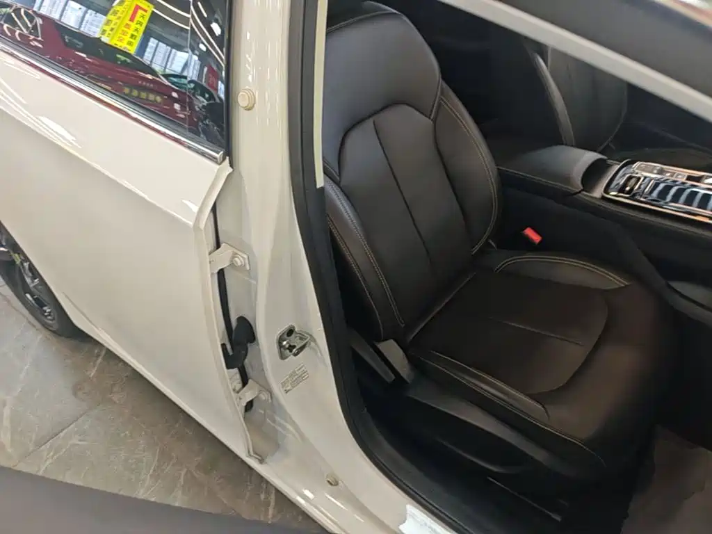 Фото 25 - Roewe i6 MAX