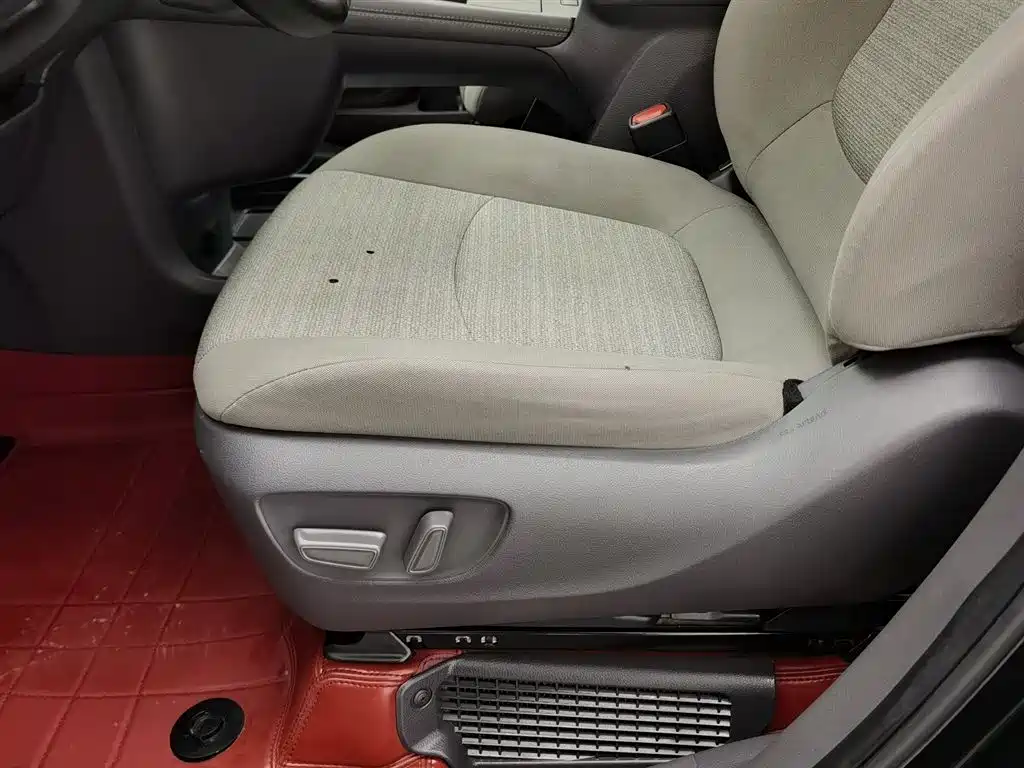 Toyota Sienna 2023 2.5L Hybrid Comfort Edition фото 20