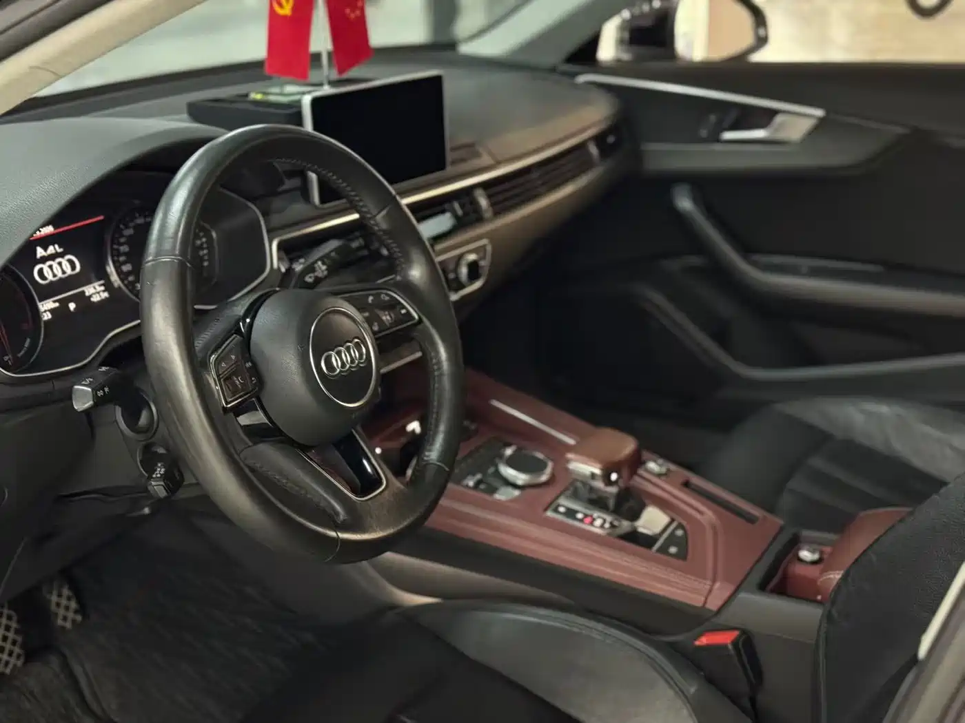 Фото 4 - Audi A4L