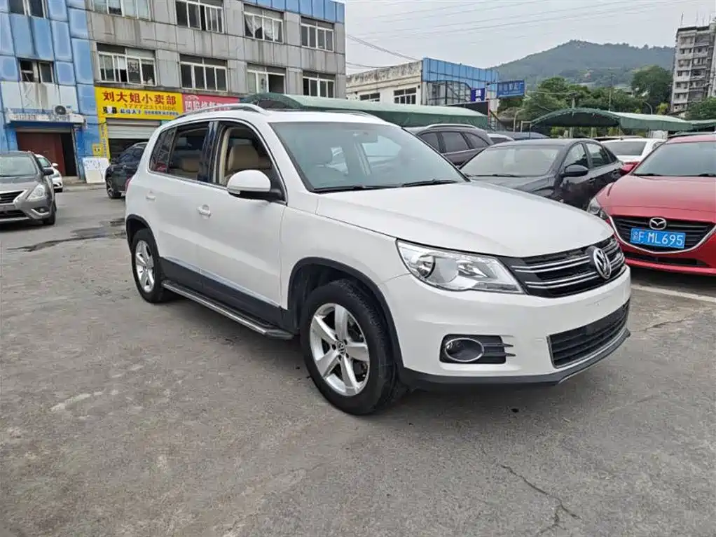 Volkswagen Tiguan 2012 2.0TSI Automatic 4WD Elite Edition фото 2