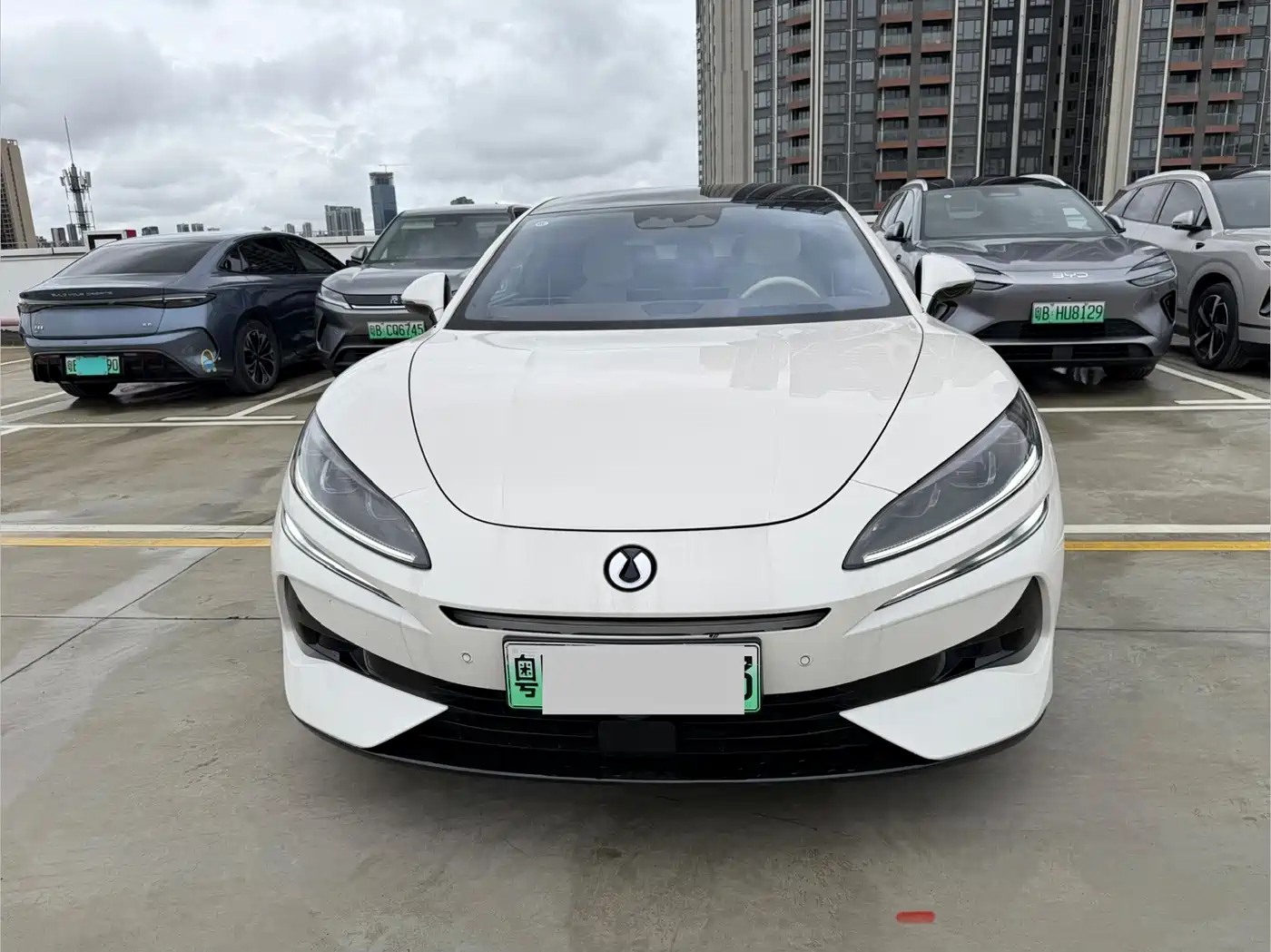 Photo 1 - Denza Z9GT