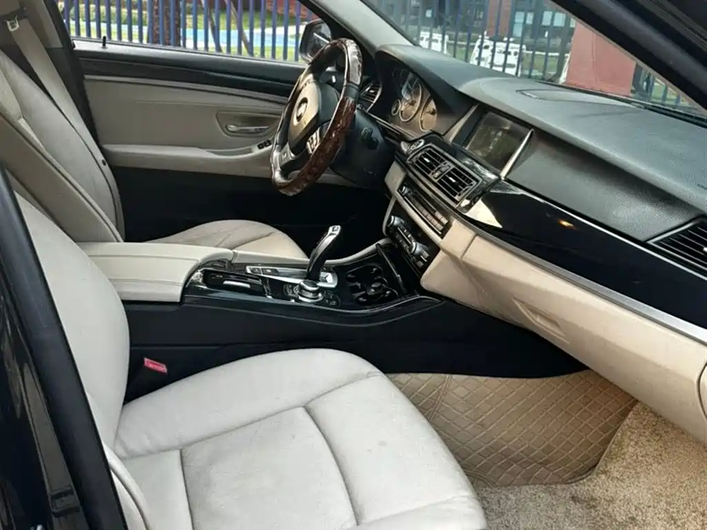 BMW 5 Series 2012 520Li Elegance фото 7