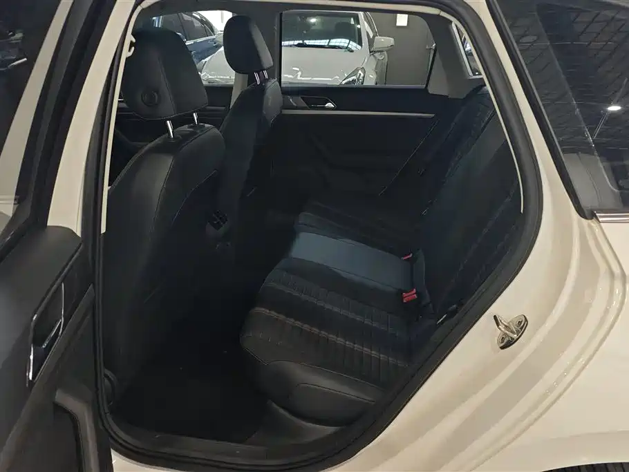 Volkswagen Lavida 2018 Hatchback 200TSI DSG Comfort Edition China V фото 11