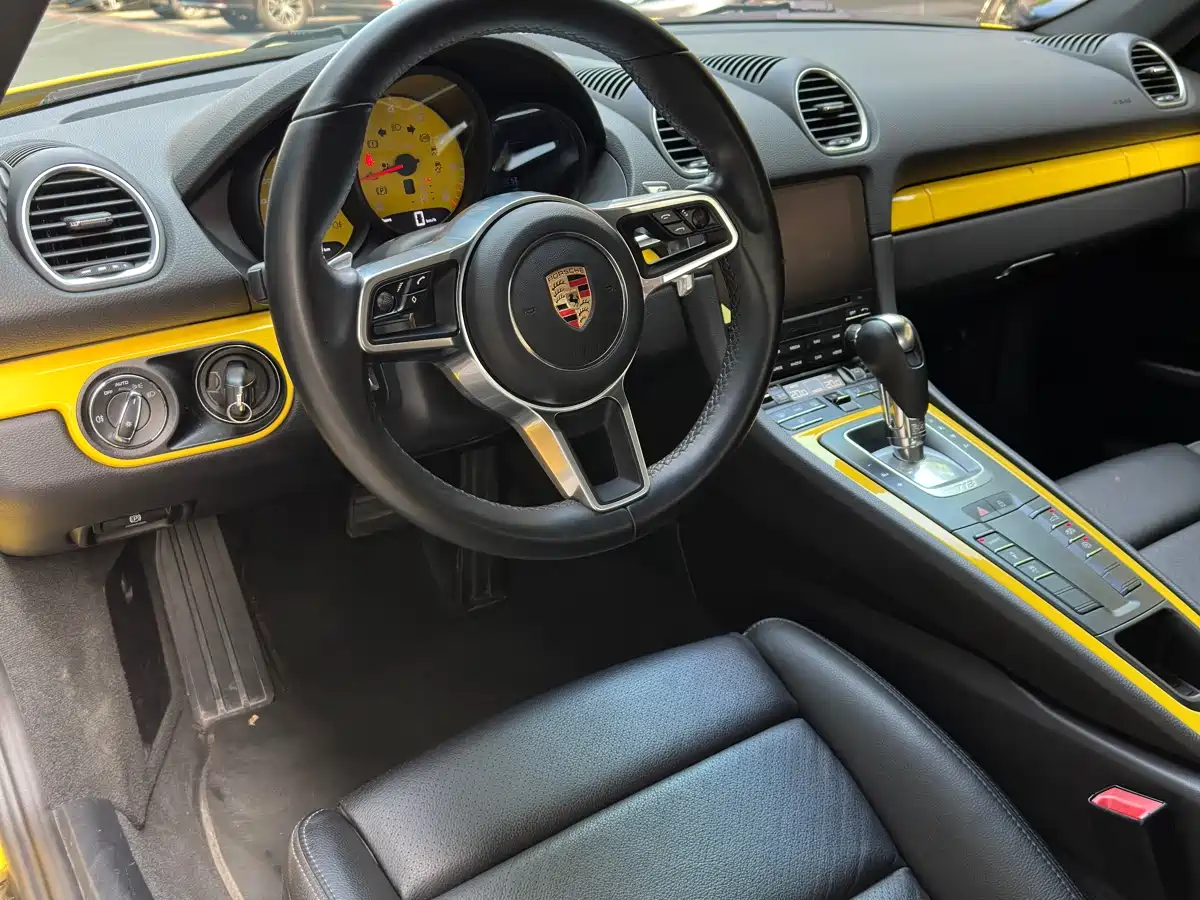 Porsche 718 2018 Cayman 2.0T фото 9