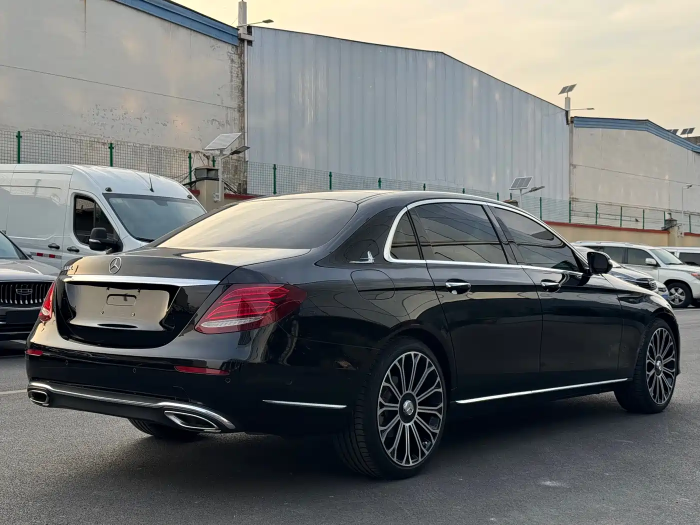 Mercedes-Benz E-Class 2019 E 300 L Fashion фото 5