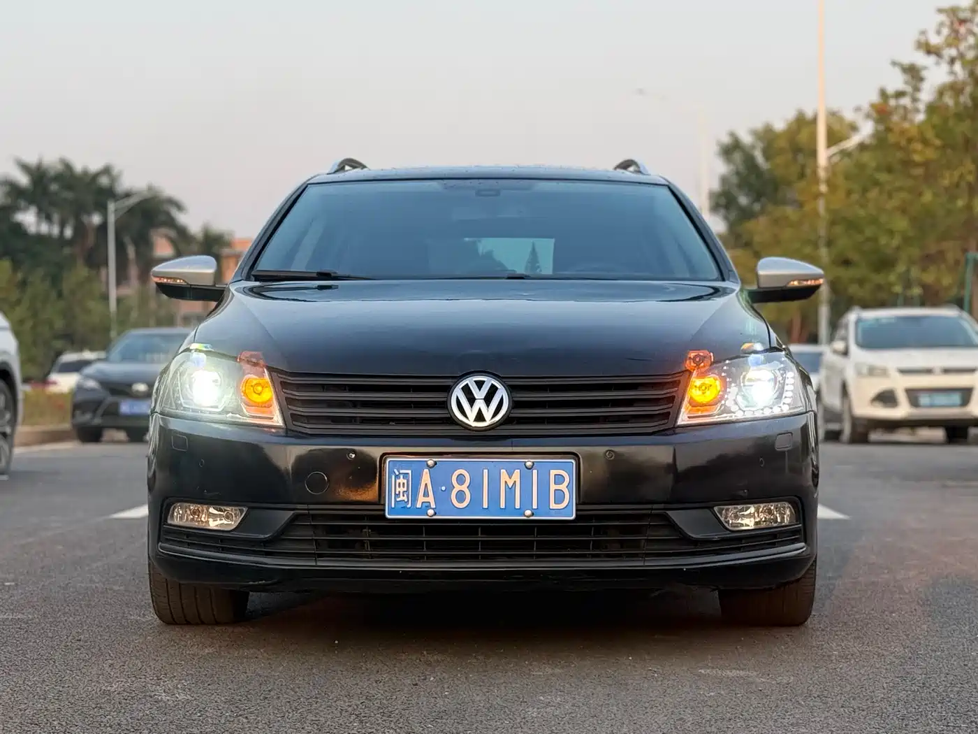 Volkswagen Magotan (Import) 2012 Wagon 2.0TSI Luxury фото 3