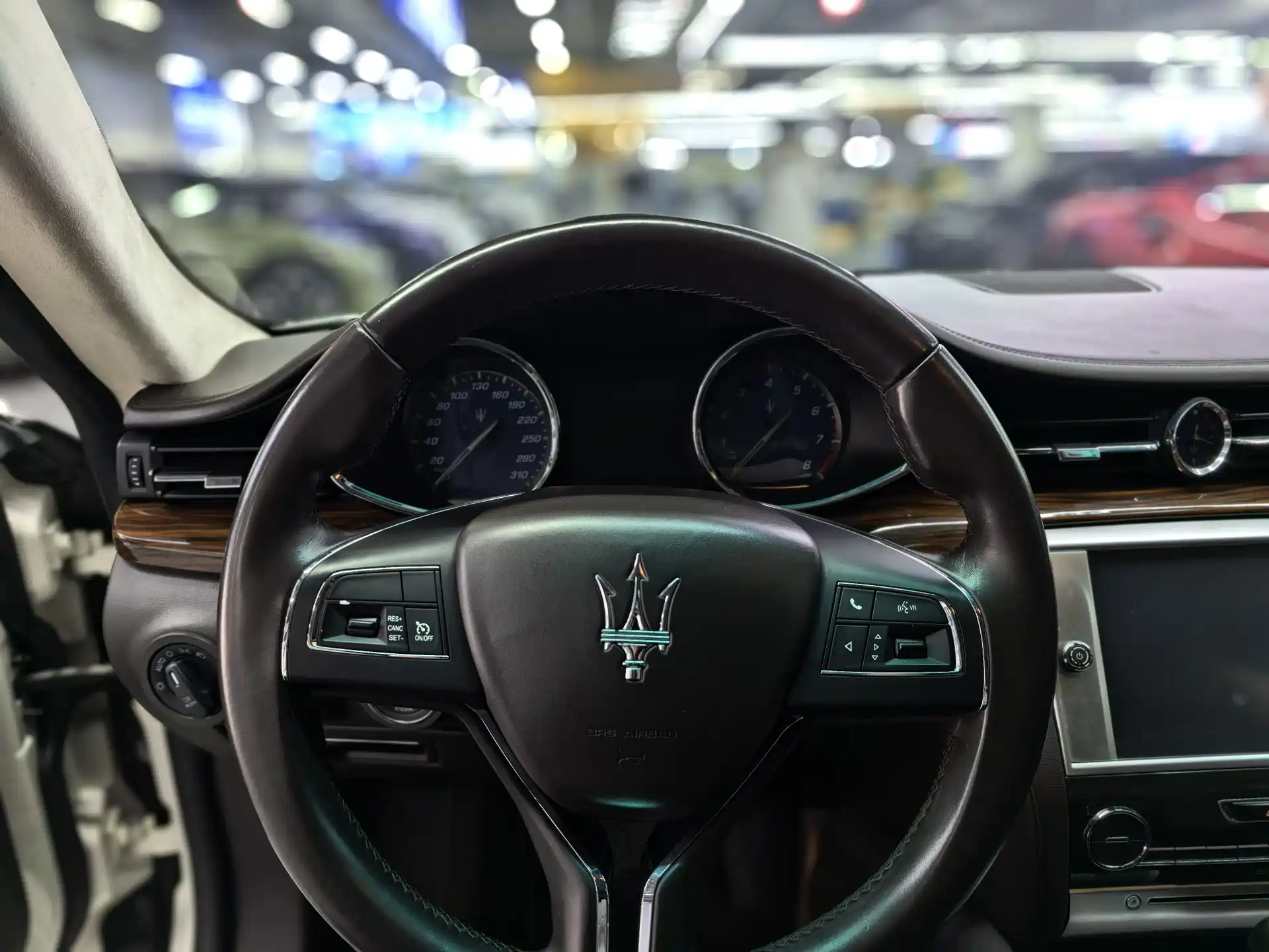 Photo 13 - Maserati Quattroporte