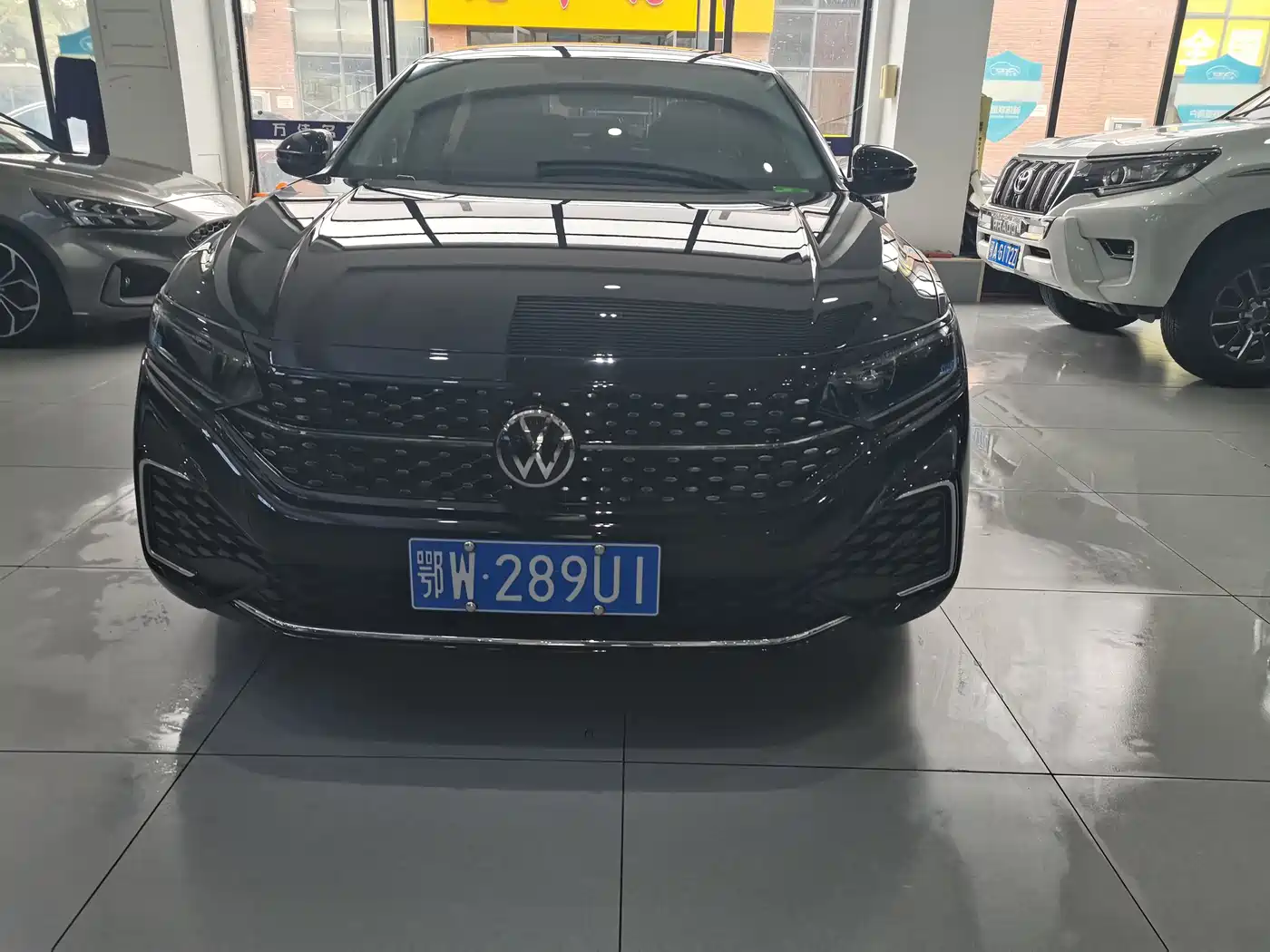 Volkswagen Passat 2024 380TSI Starlight Dragon Soaring Edition фото 2