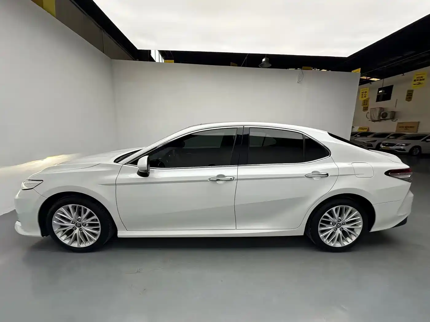 Toyota Camry 2018 2.5G Luxury Edition фото 3