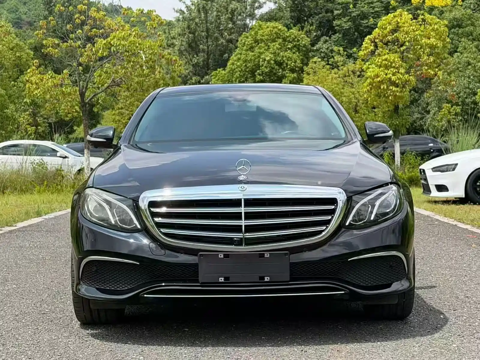 Фото 2 - Mercedes-Benz E-Class