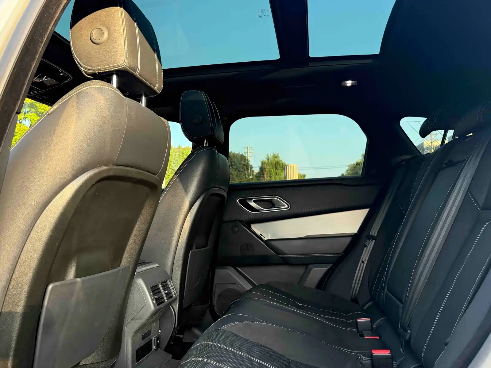 Фото 11 - Land Rover Range Rover Velar