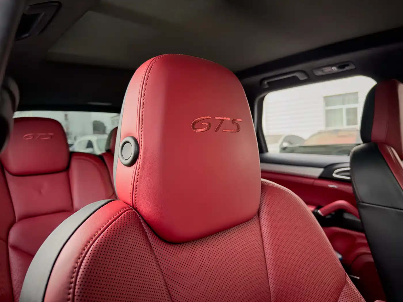 Porsche Cayenne 2016 Cayenne GTS 3.6T фото 24