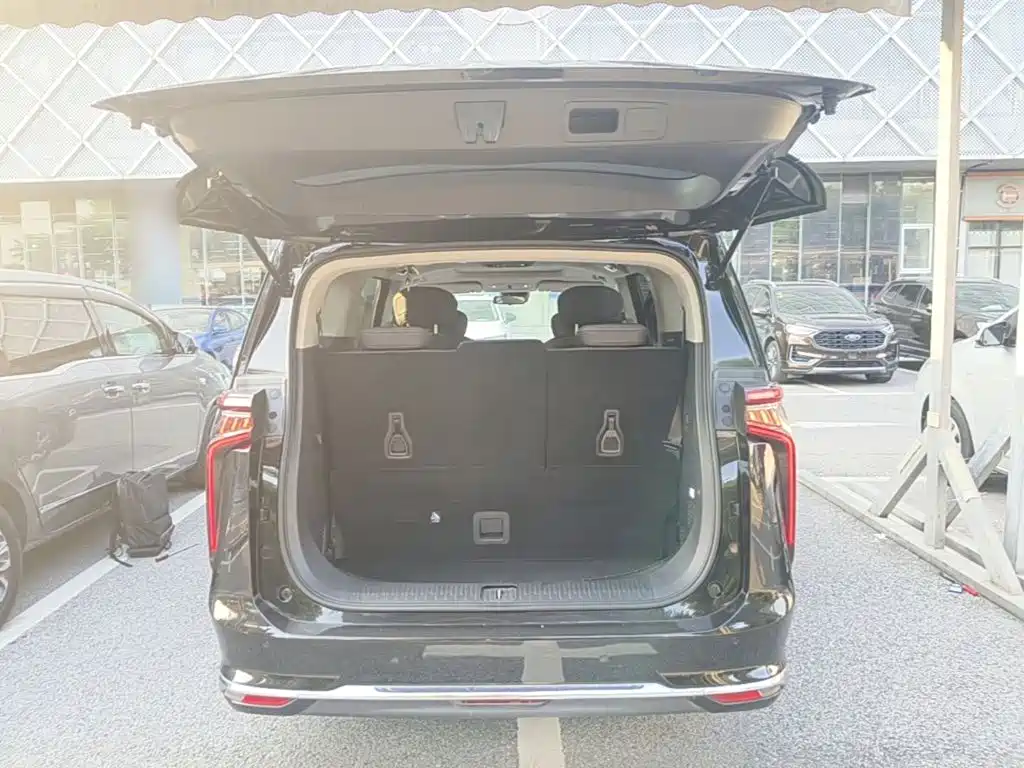 Maxus MIFA 9 2022 2022 Long Range Grassland 7-Seater