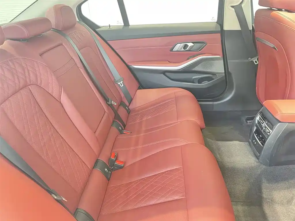 BMW 3 Series 2023 320Li M Sport Package фото 9