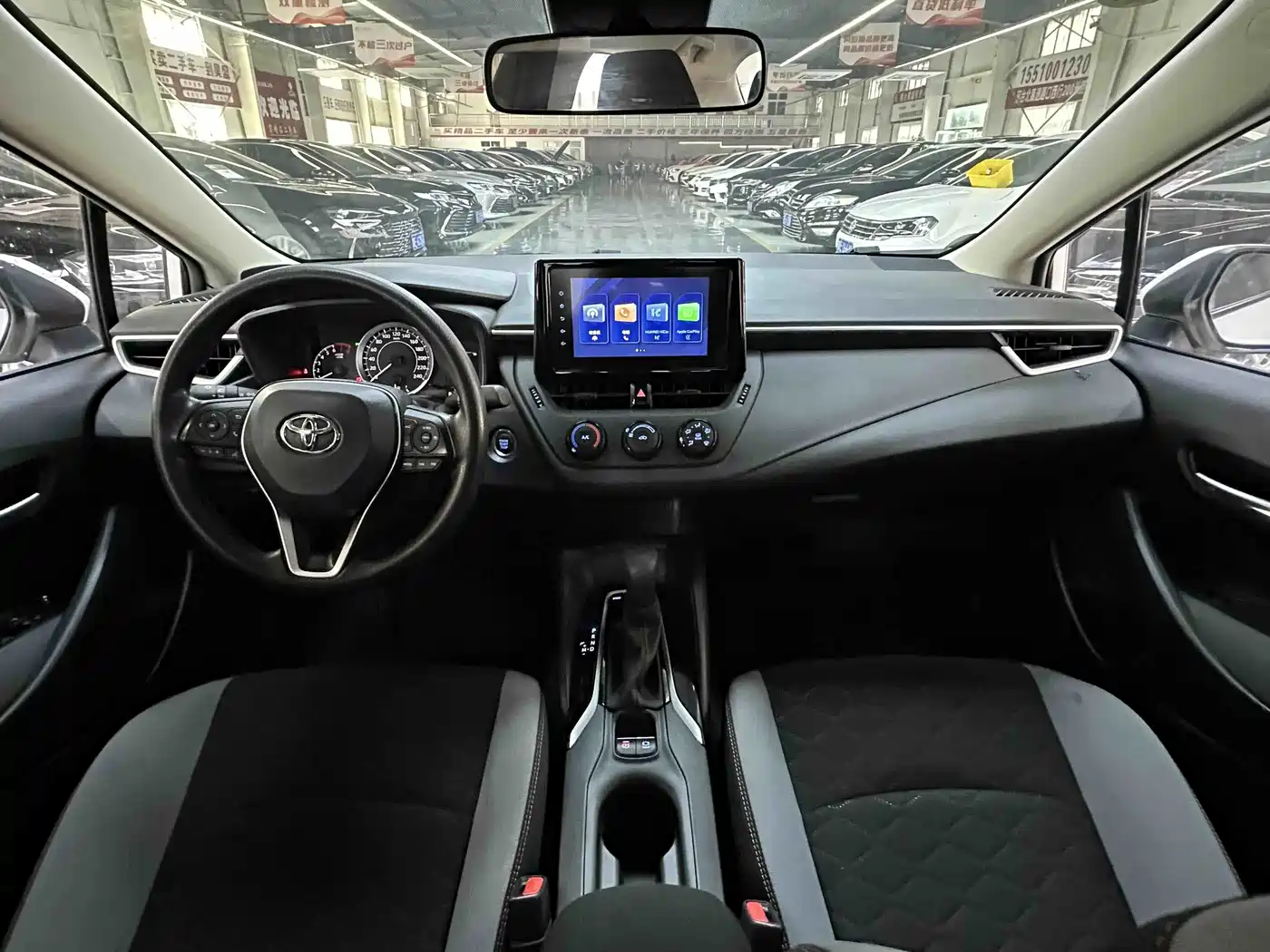 Photo 10 - Toyota Corolla
