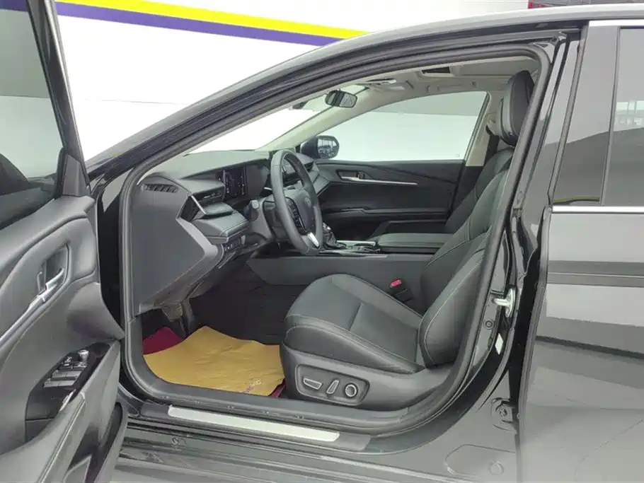 Toyota Camry 2024 Hybrid 2.0HGVP Luxury Edition фото 9