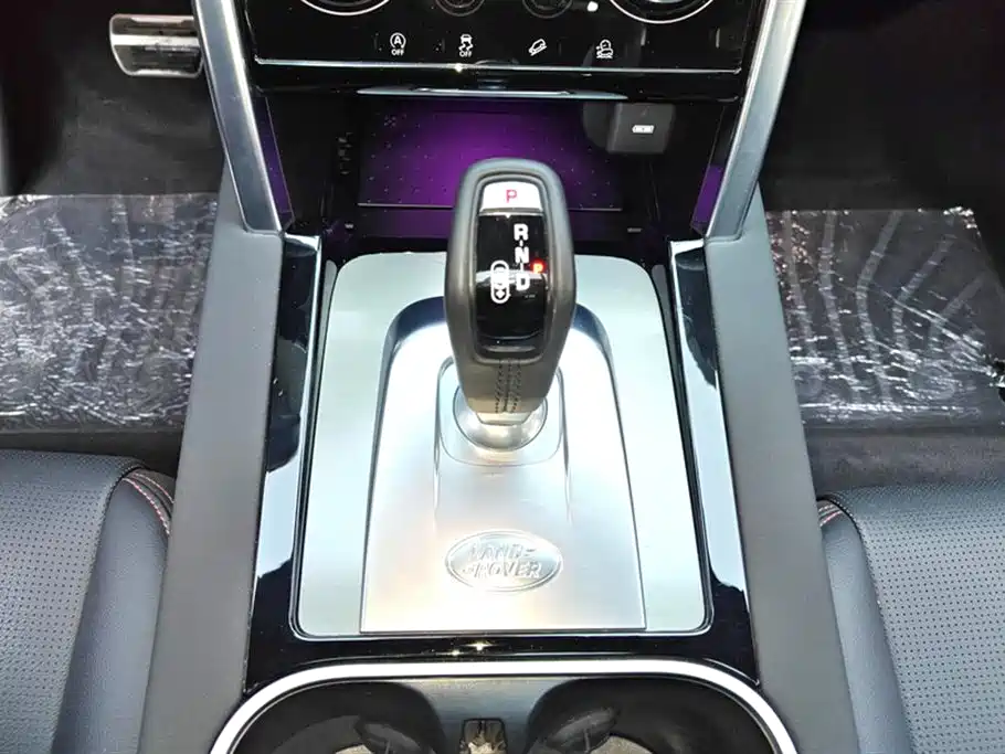 Land Rover Discovery Sport 2022 249PS Metropolis Edition 5-Seater фото 16