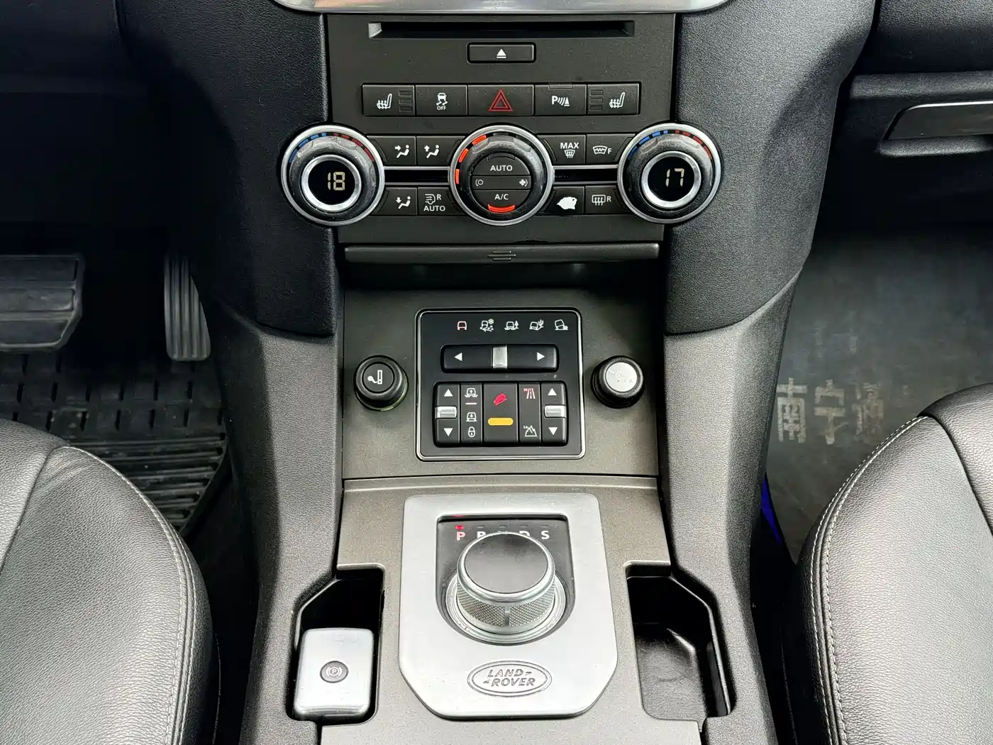 Land Rover Discovery 2013 3.0 SDV6 HSE Diesel фото 13
