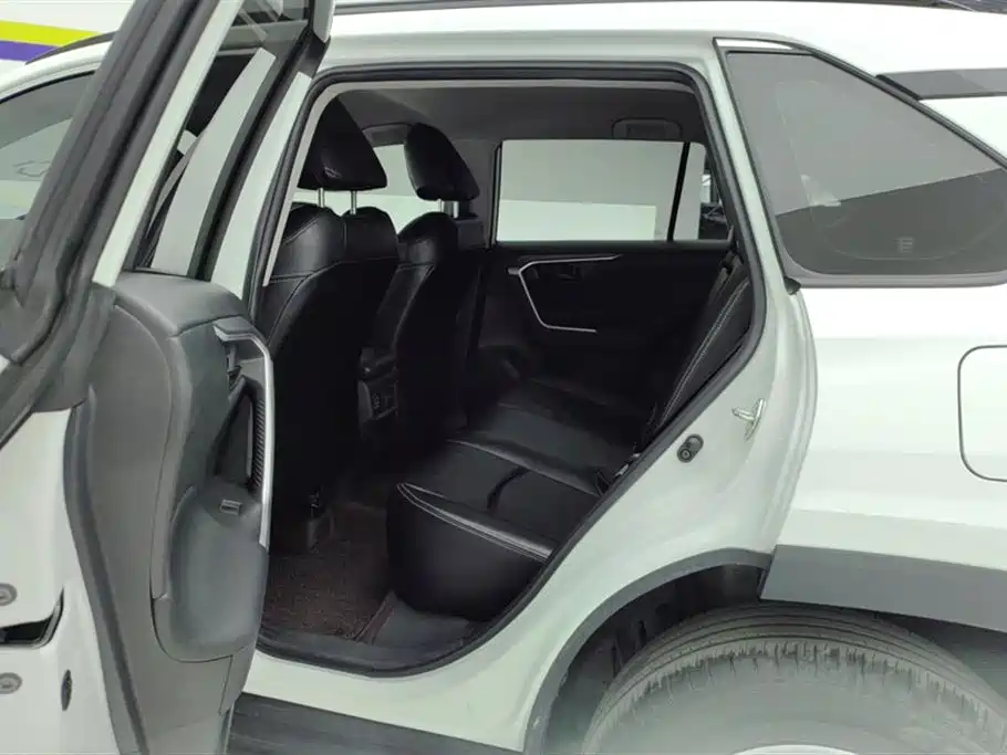 Toyota RAV4 Rongfang 2022 2.0L CVT 2WD Urban Edition фото 11