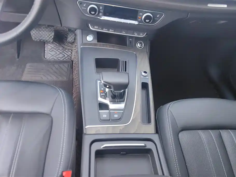 Audi Q5L 2023 40T Luxury Elegance фото 16
