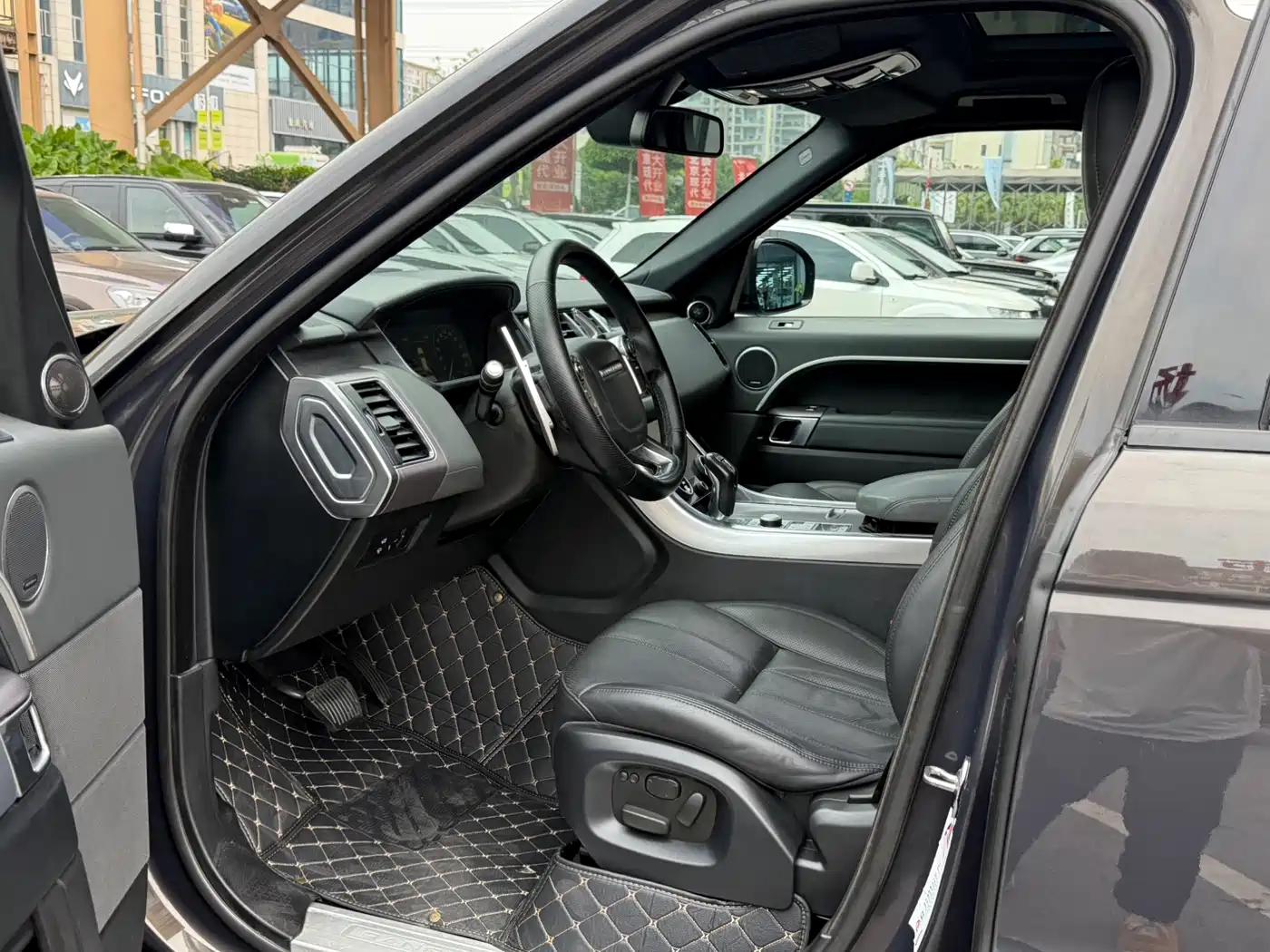 Land Rover Range Rover Sport 2015 3.0 SDV6 HSE фото 4