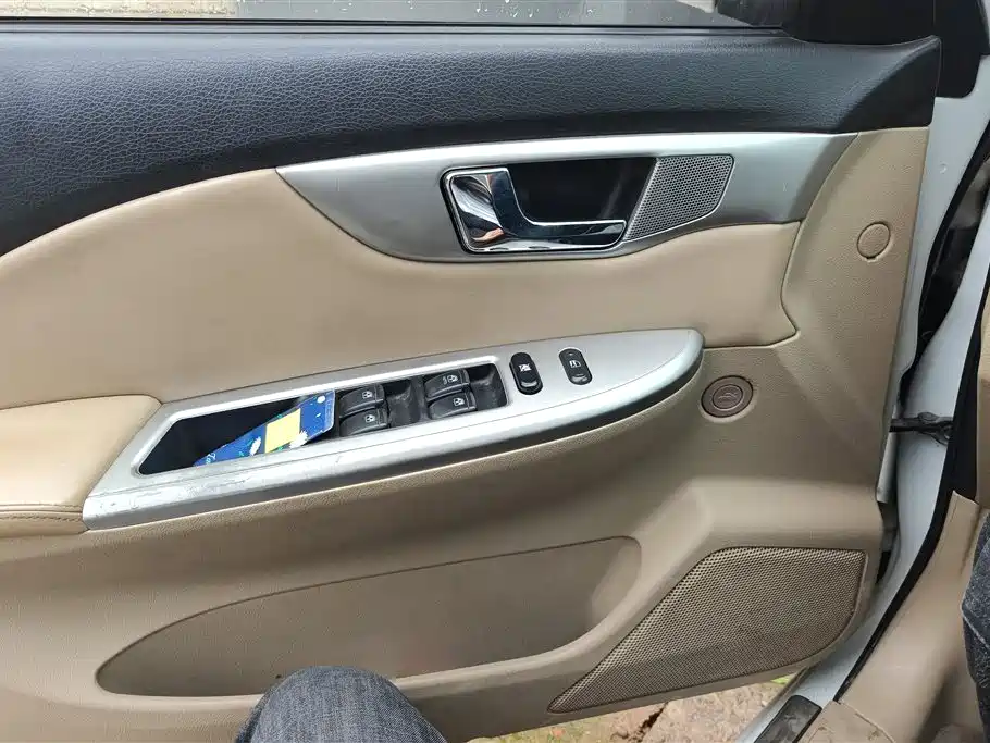 Buick Excelle 2013 1.5L Manual Classic Edition фото 7