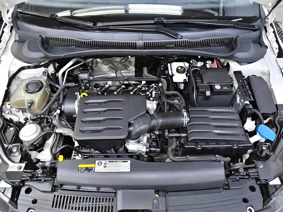 Volkswagen Polo 2019 Plus 1.5L Automatic Panorama Enjoyment Edition фото 10