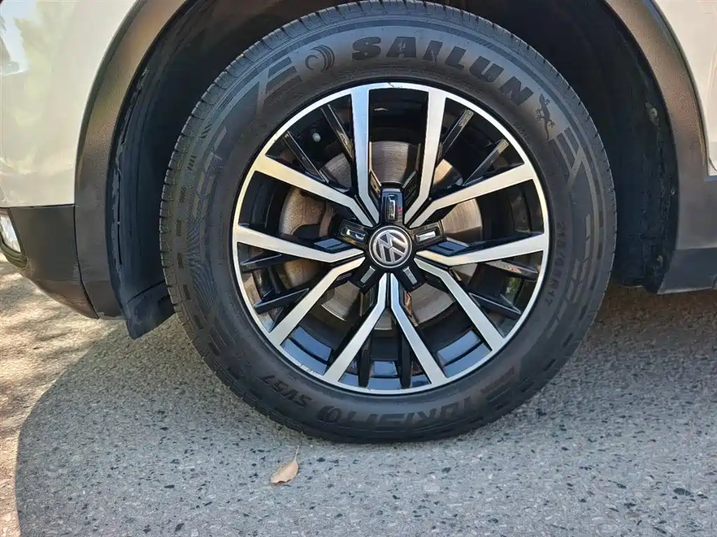 Volkswagen Tiguan L 2017 330TSI Automatic 2WD Luxury Edition фото 4