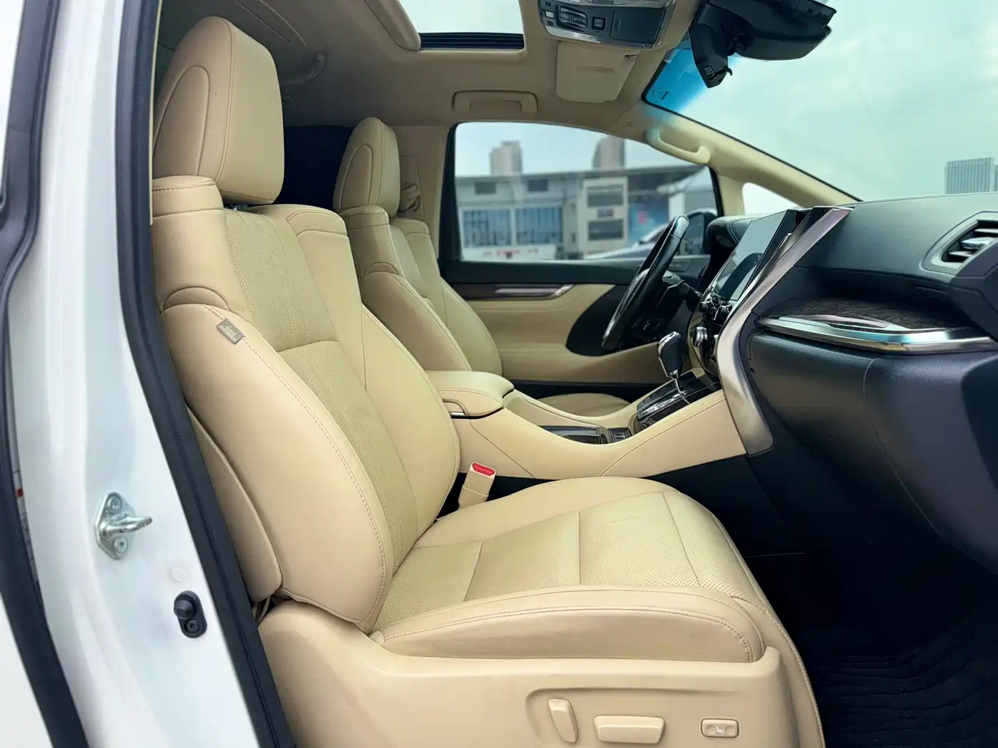 Toyota Vellfire 2021 Crown Hybrid 2.5L HV Supreme Edition фото 12