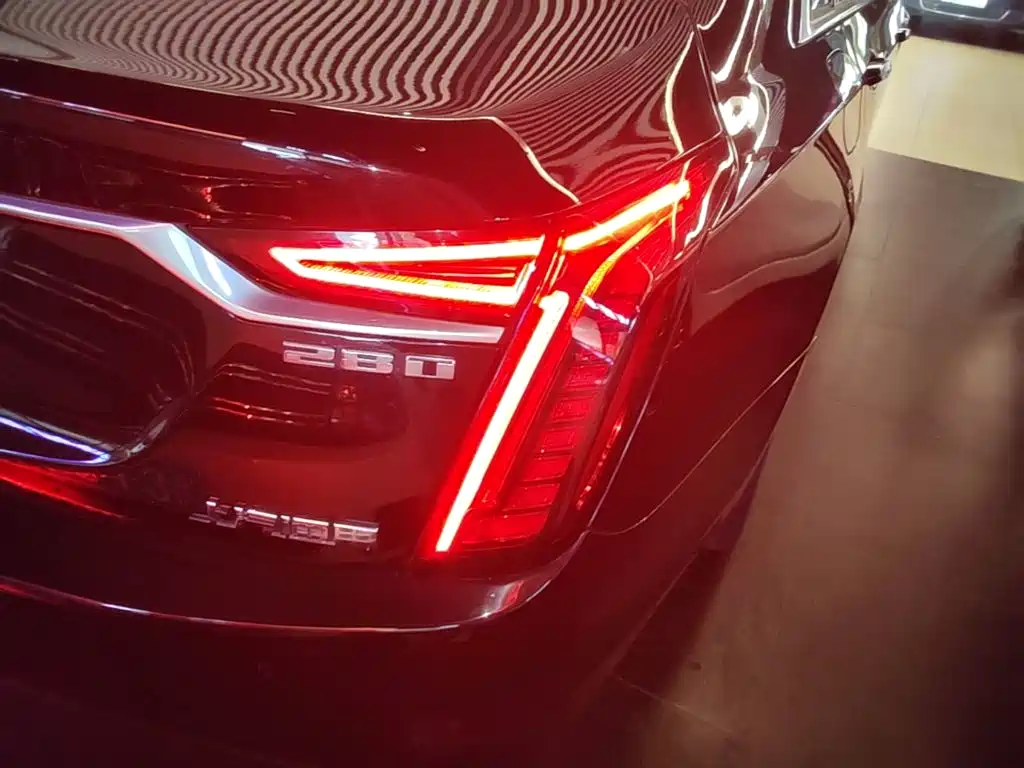 Фото 8 - Cadillac CT6