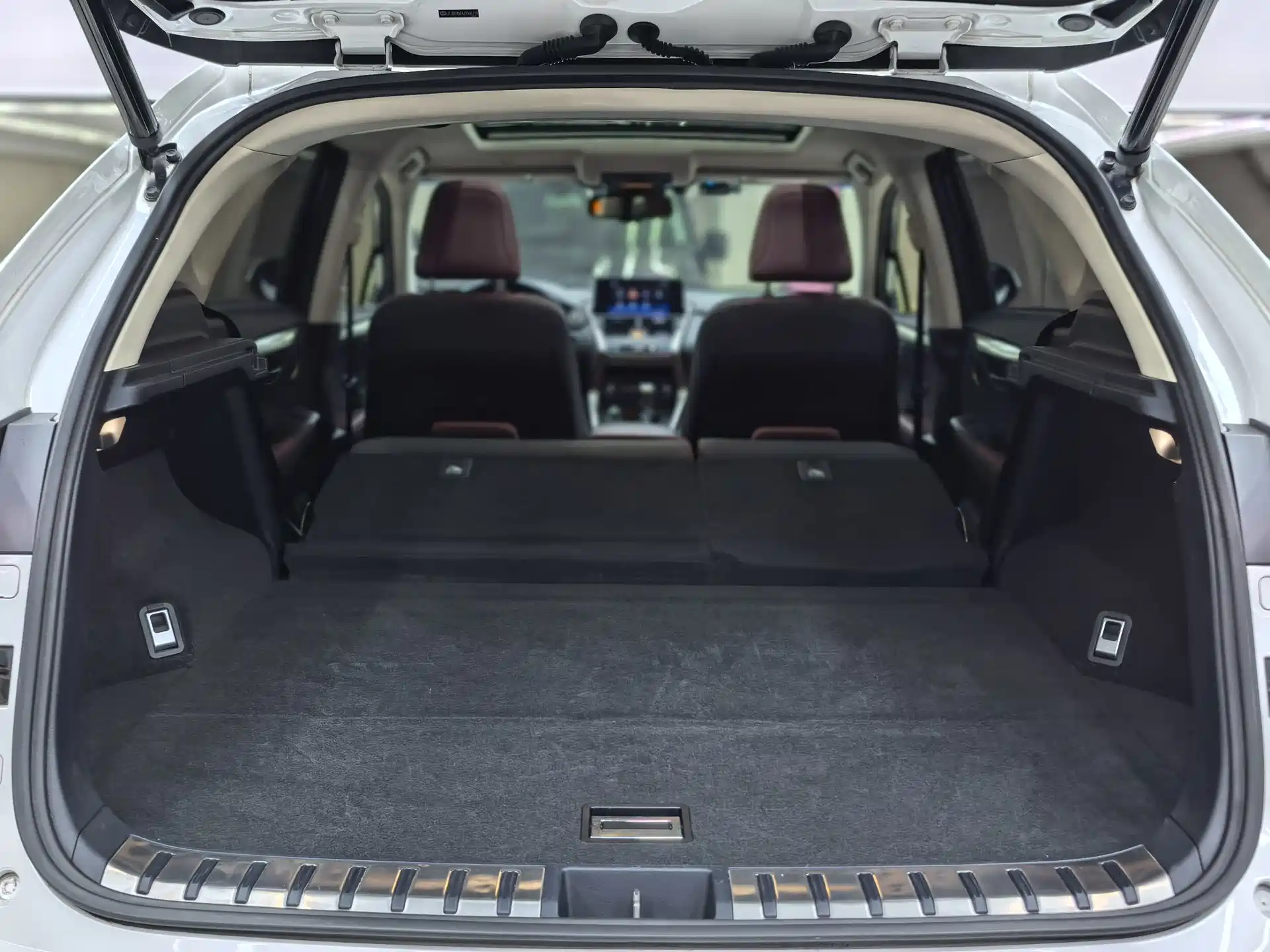 Фото 34 - Lexus NX