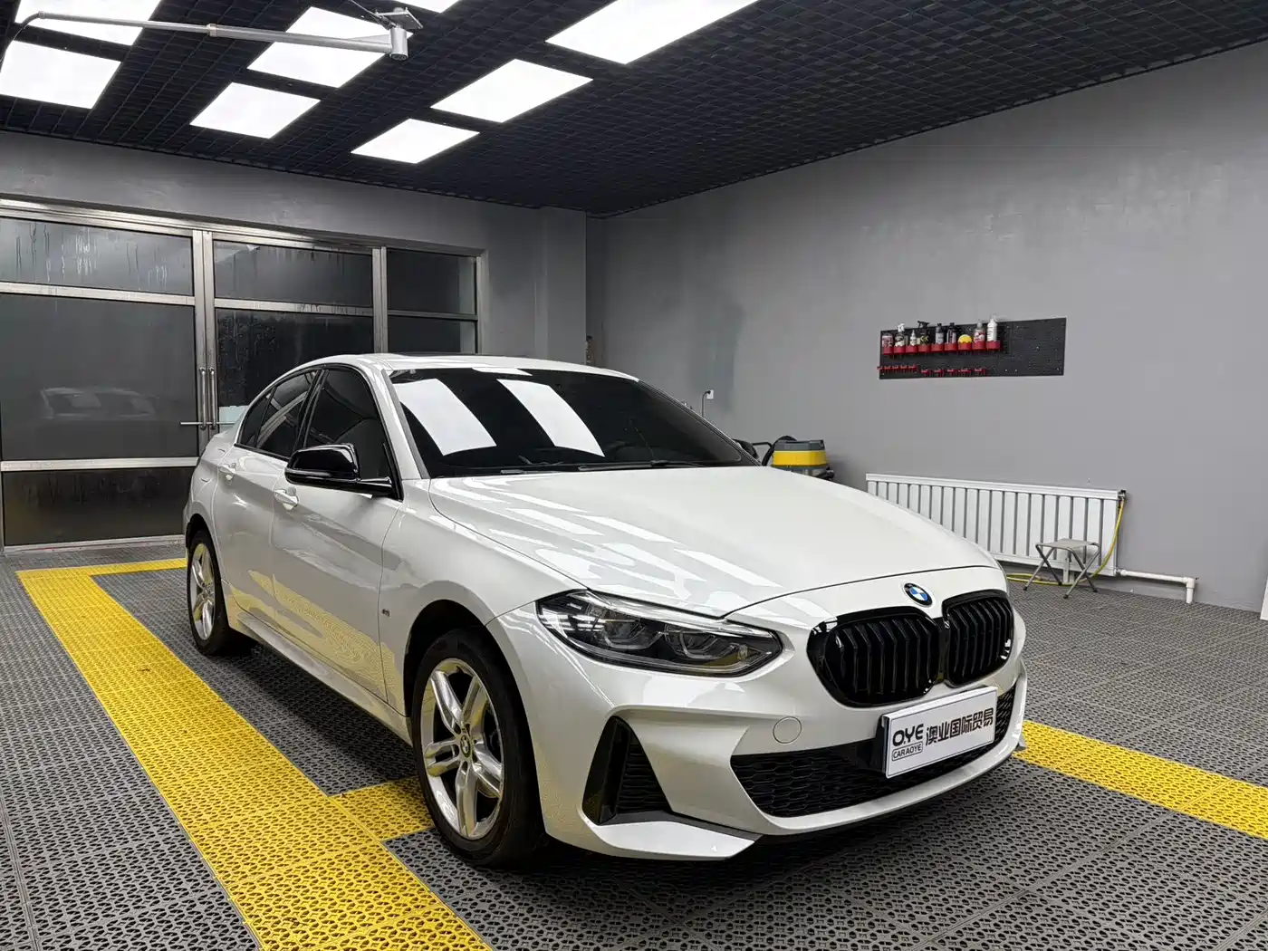 BMW 1-SERIES