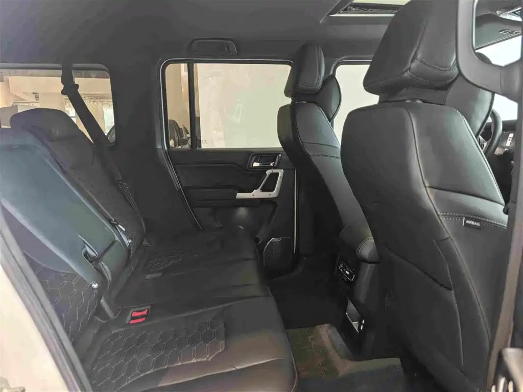 212 T01 2025 2024 2.0T Explorer