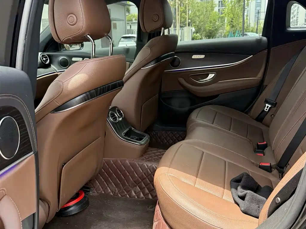 Mercedes-Benz E-Class 2021 E 300 L Sport Luxury Edition фото 8